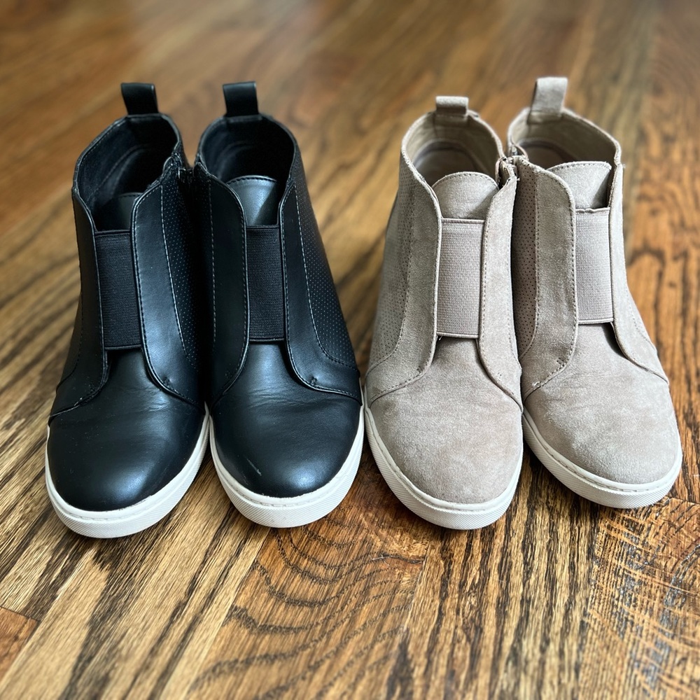 Booties, 2 pair.